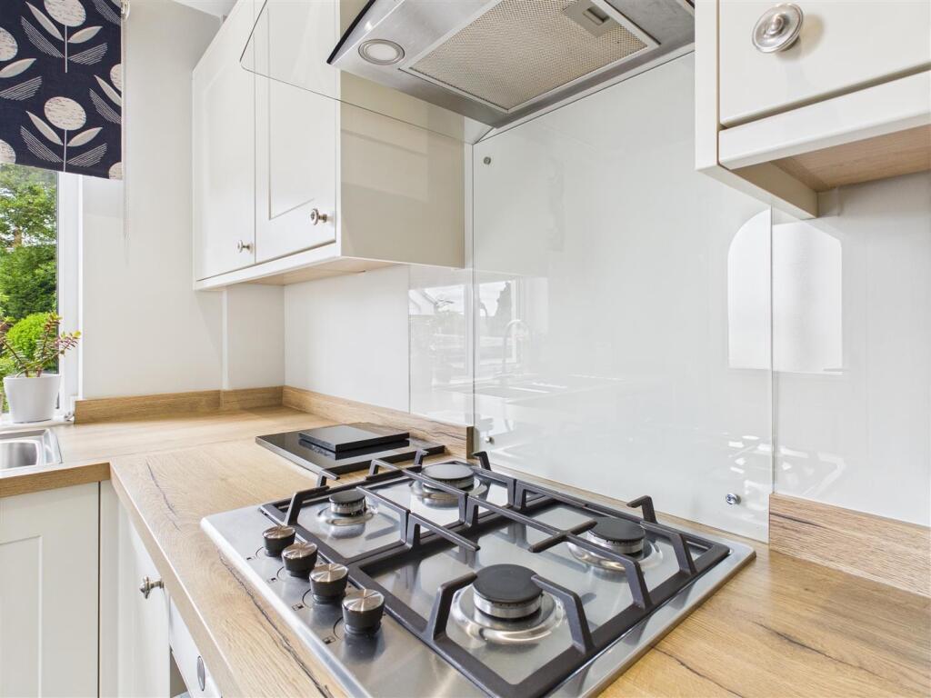 CAM04279G0-PR0137-STILL046.jpg