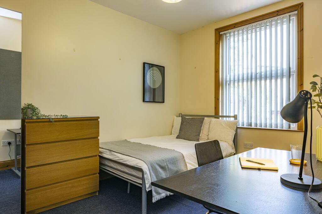 12Barracklane-7