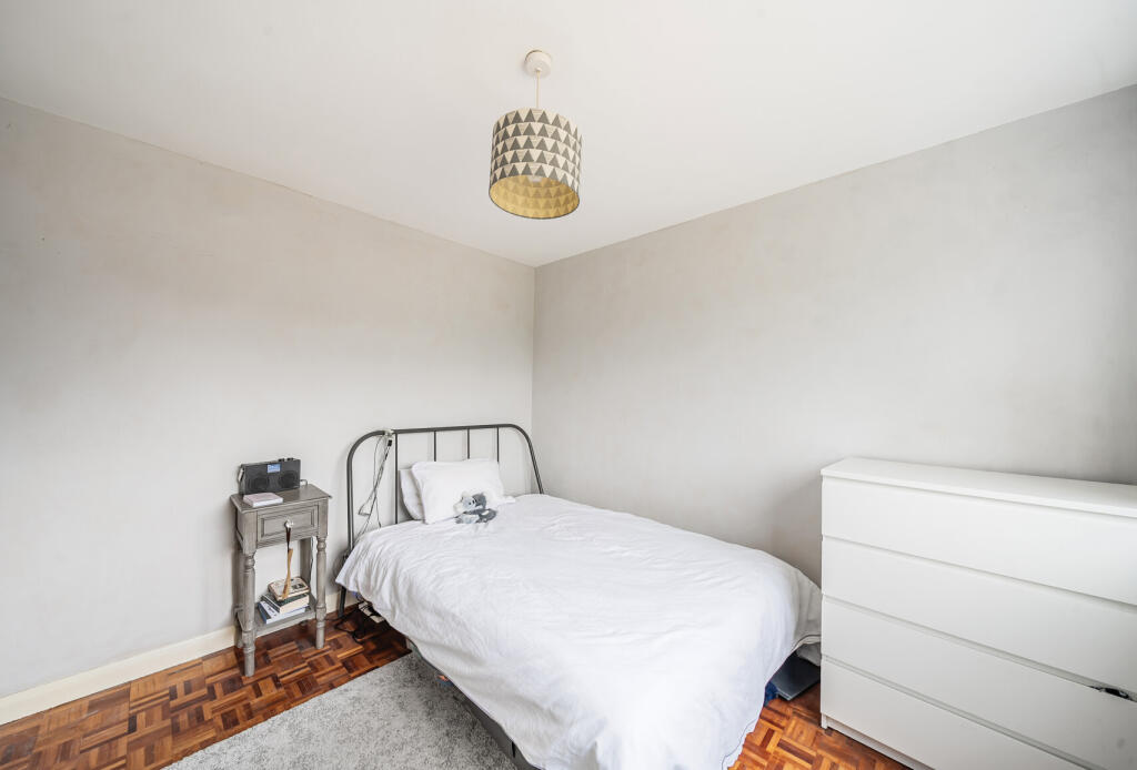 1298397-3-682df2a...