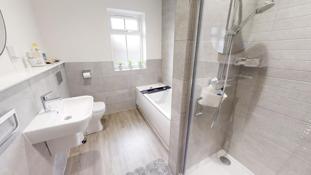 HomeDaze-Presents-Singleton-Drive-M25-5-BED-MODERN