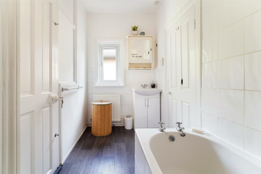 LYME REGIS ROAD, 19A  (8).jpg