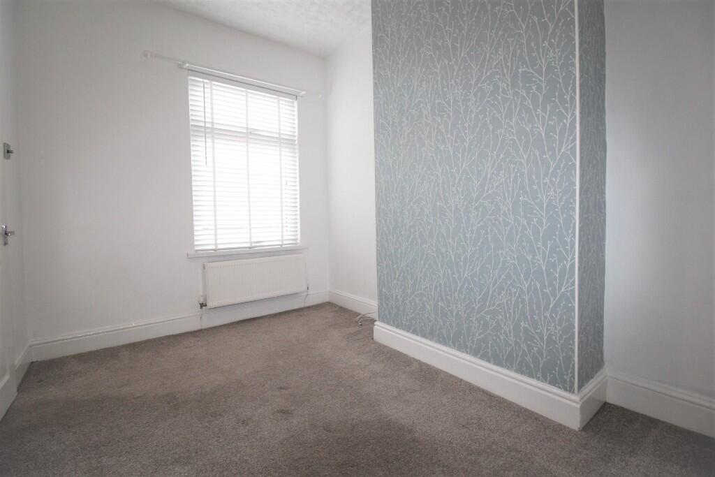Bedroom (f)