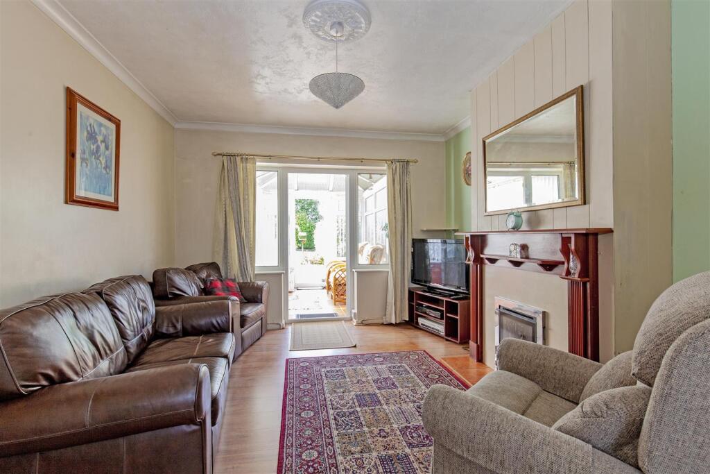 Reception Room-1.jpg