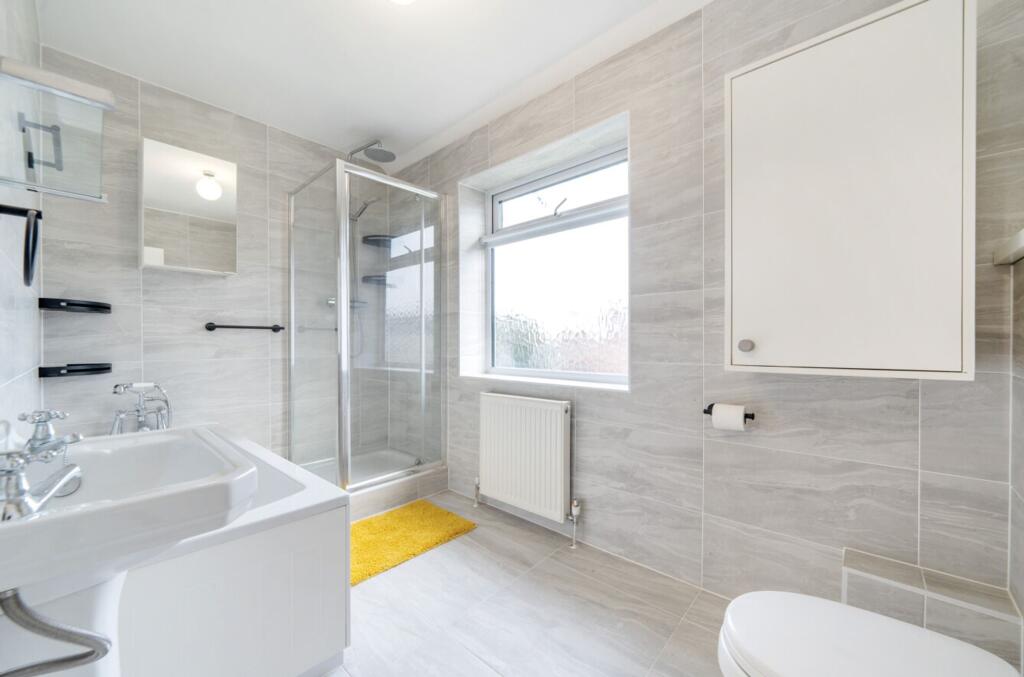 Bathroom/Shower Room