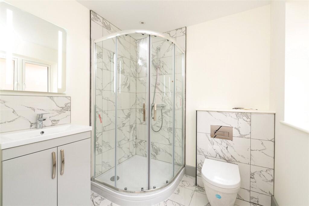 Bedroom Two En Suite