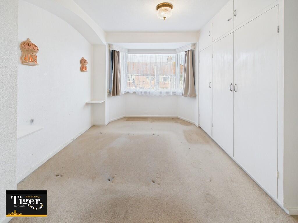 CAM02176G0-PR0768...