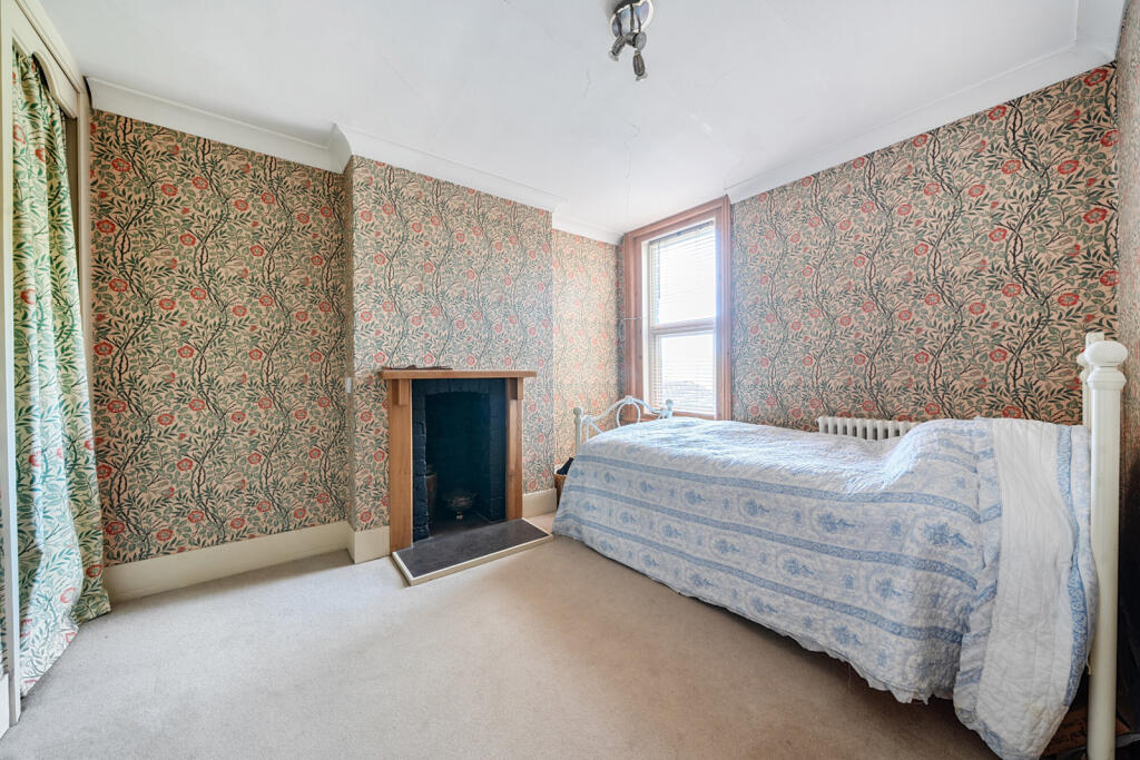 1353704-3-68c7dd8...