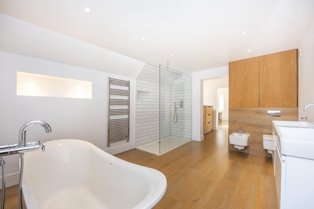 the-coach-house-c...