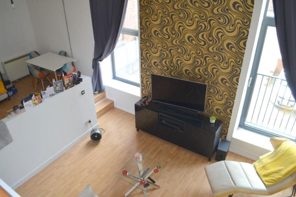 A Lounge2 (Medium).JPG