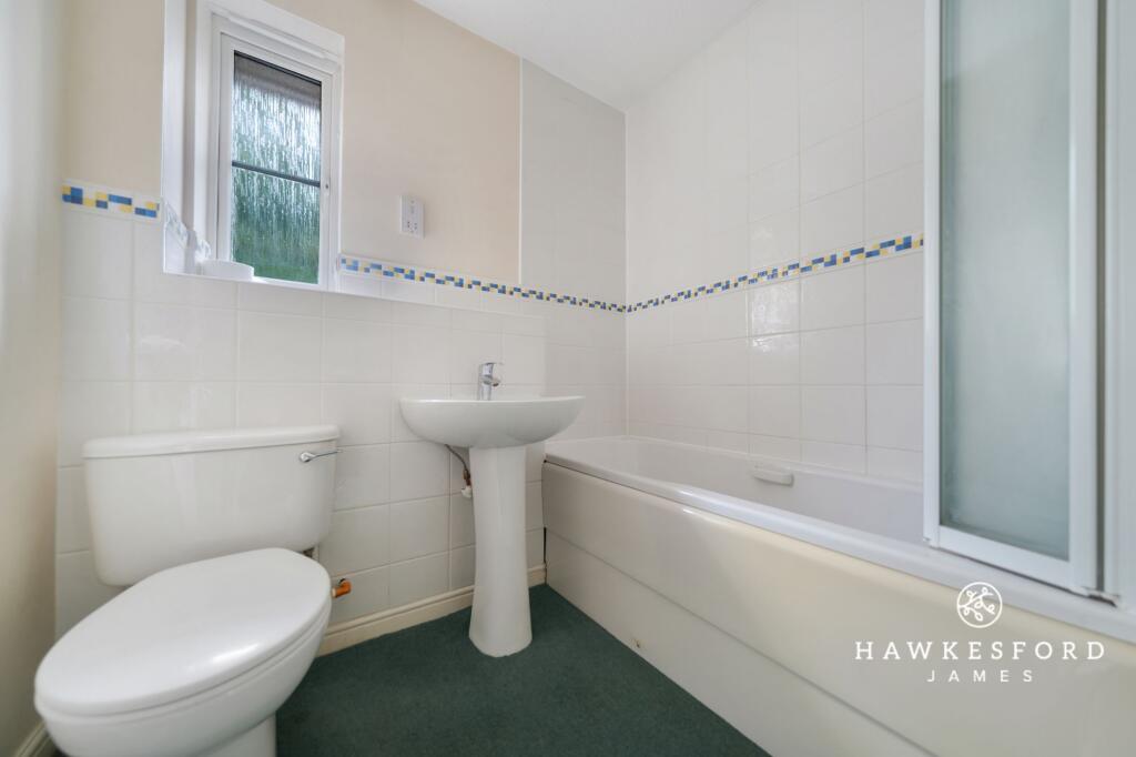 Feldspar Close, Sittingbourne - Bathroom