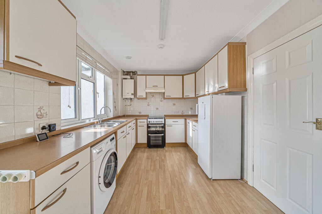 1359369-5-68d5747...