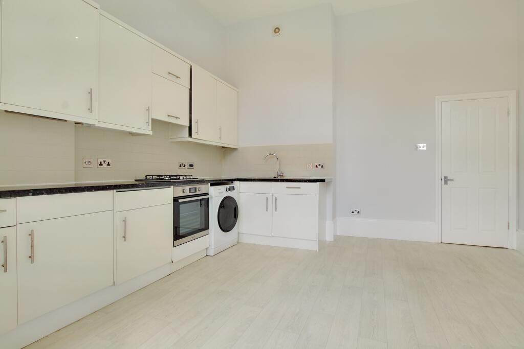 2.kitchen lounge.jpg
