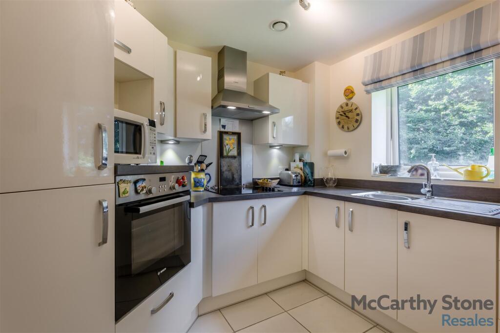 8663961-interior01.jpg