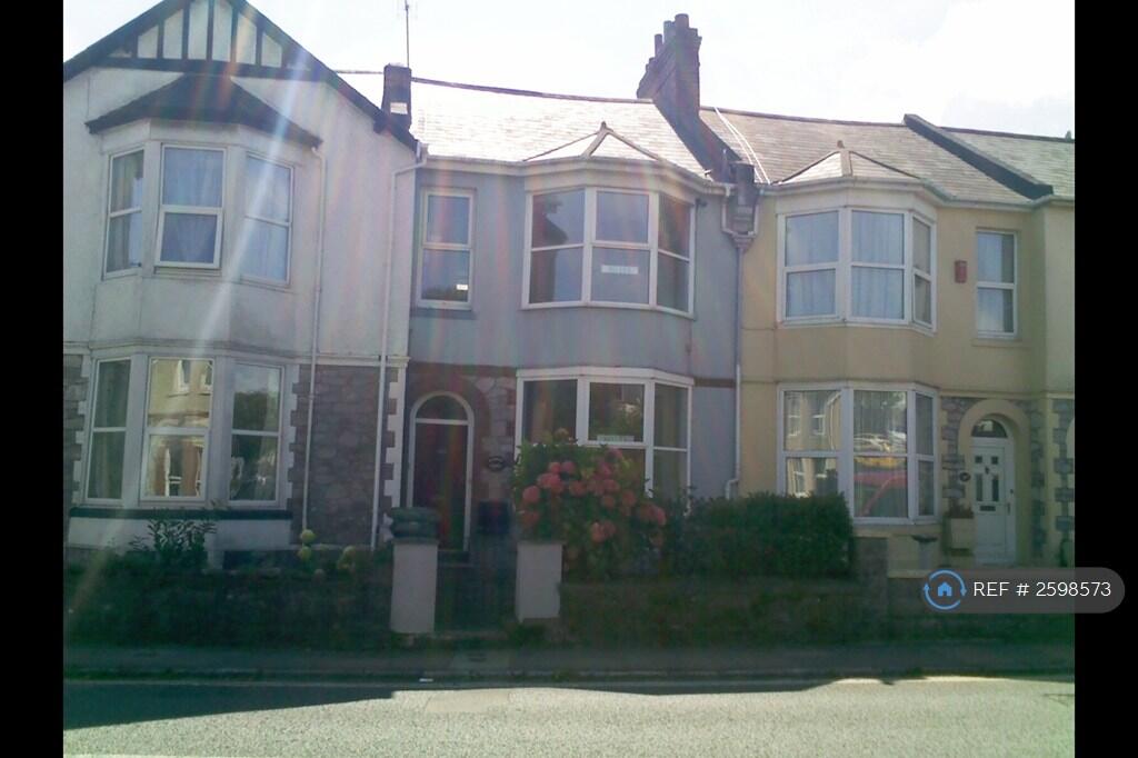 House Exterior (Centre)