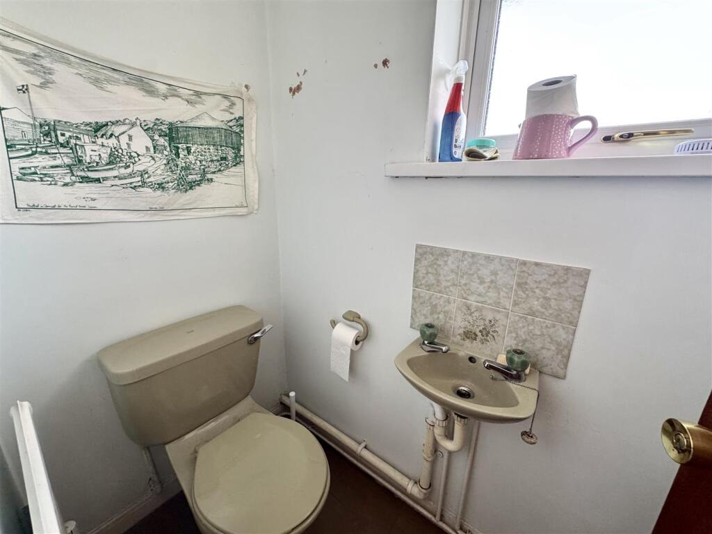 CLOAKROOM/WC
