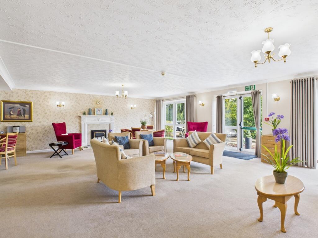 Communal Area - Mere Court - EweMove Estate Agents