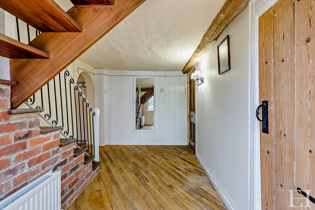 8644160-interiorW...