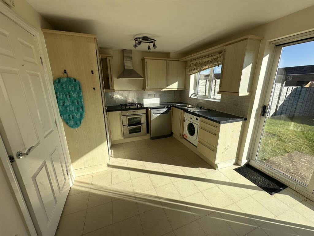 Kitchen_2.JPEG