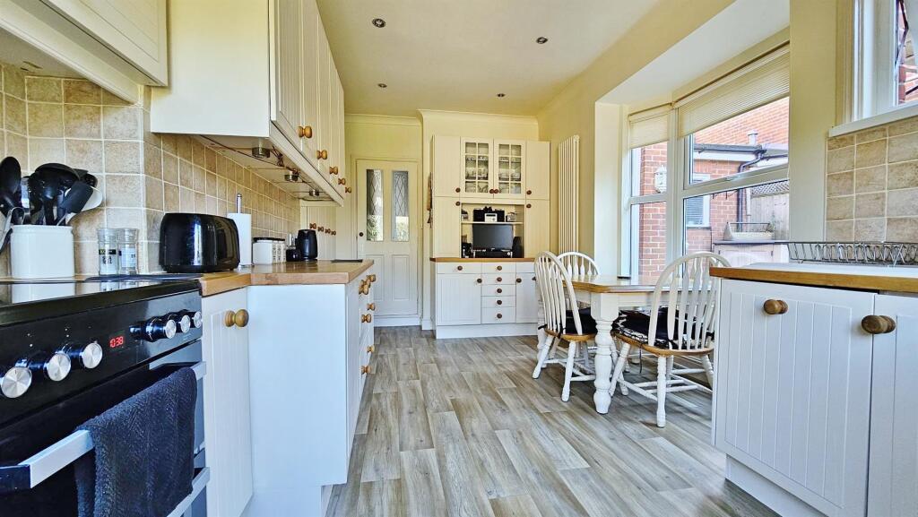 Kitchen/Breakfast Room