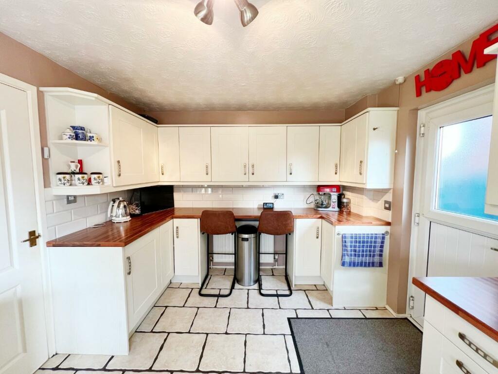Kitchen pic 6.jpg