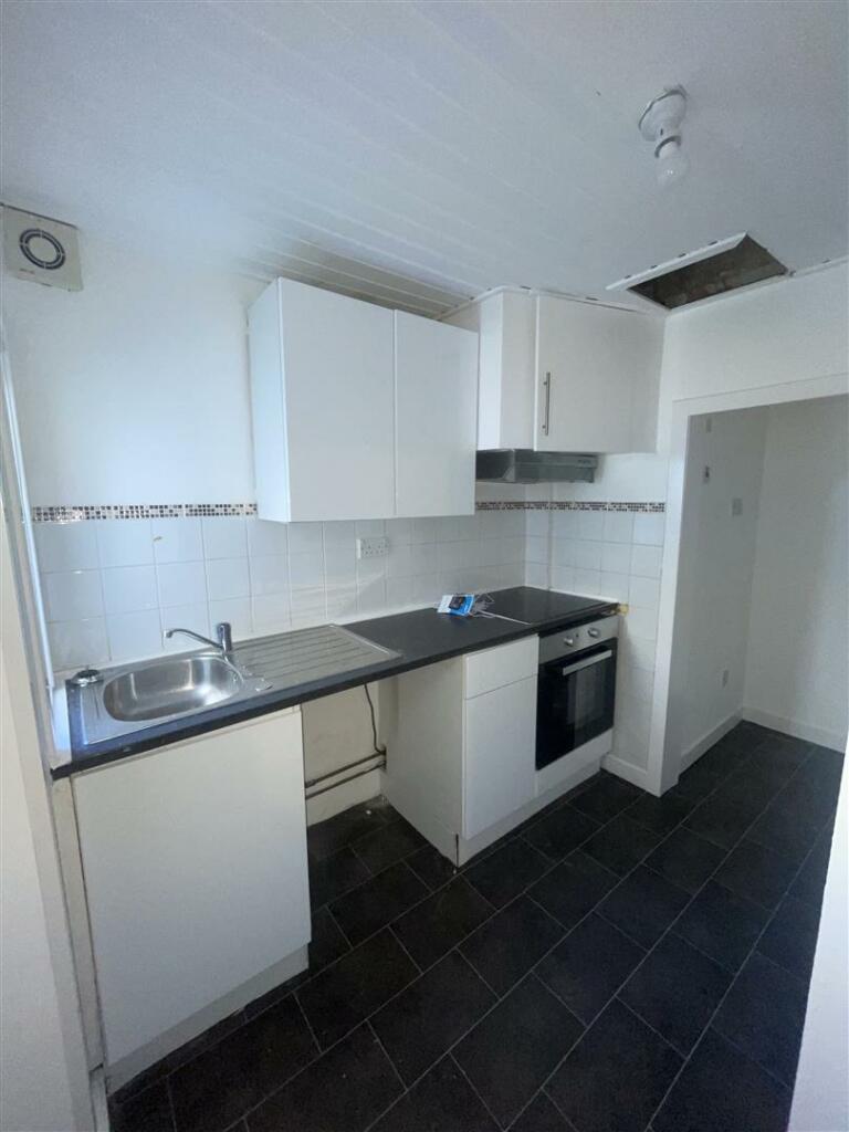 12 Burnbank Street Kitchen.jpeg