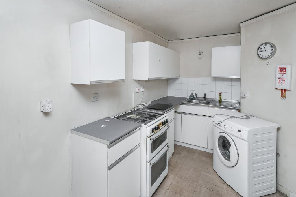 11 Whistler Walk, World's End Estate, Chelsea, London, SW10 0EP