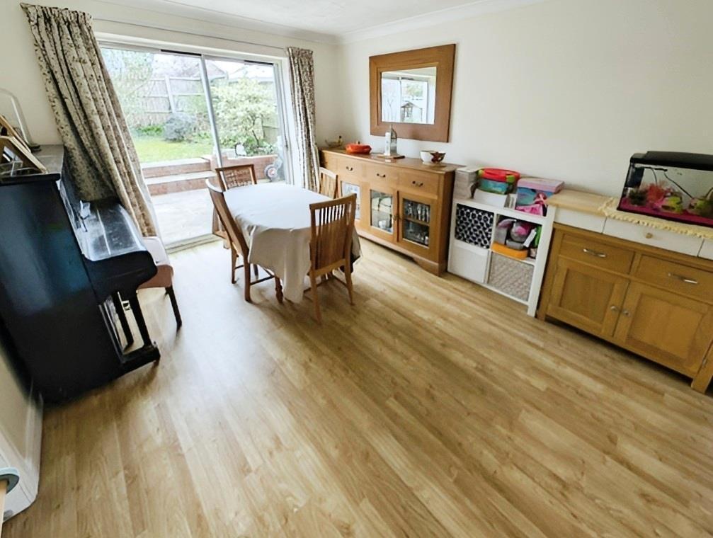 2b3c8fae-dining 201.jpg