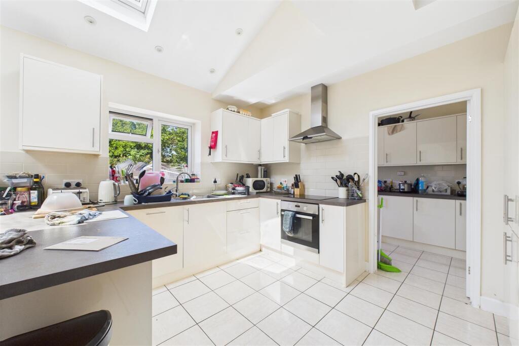 42 Frome Valley Road, Frenchay, Bristol BS16 1HE |