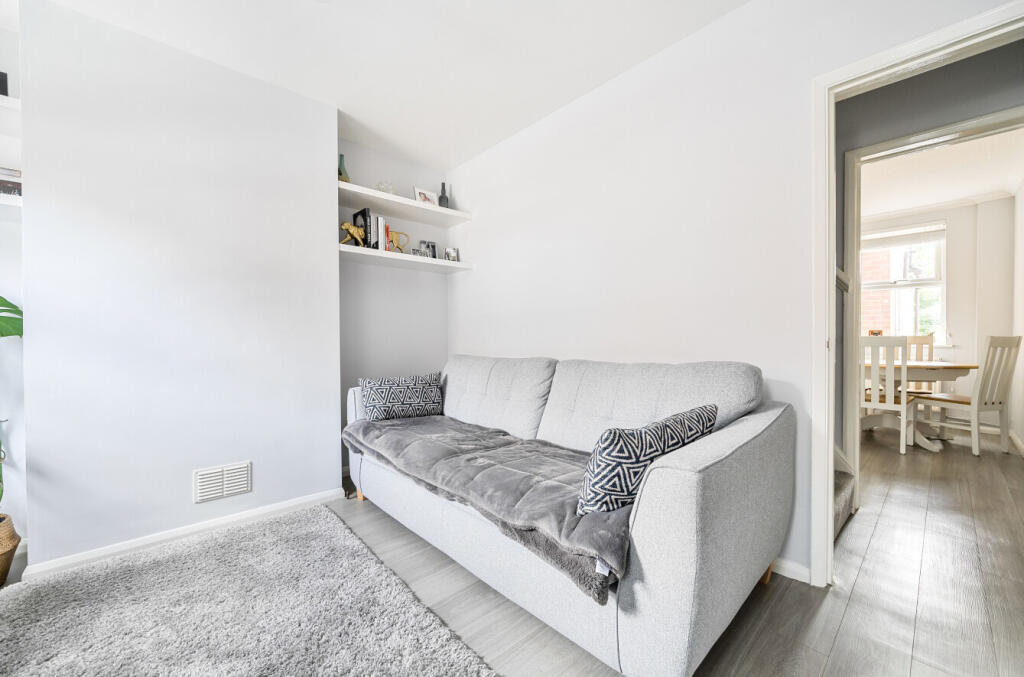 1307294-4-685935a...