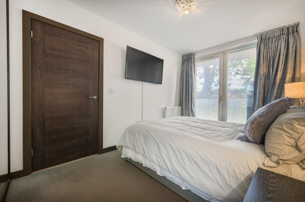 1319824-12-6867b3...