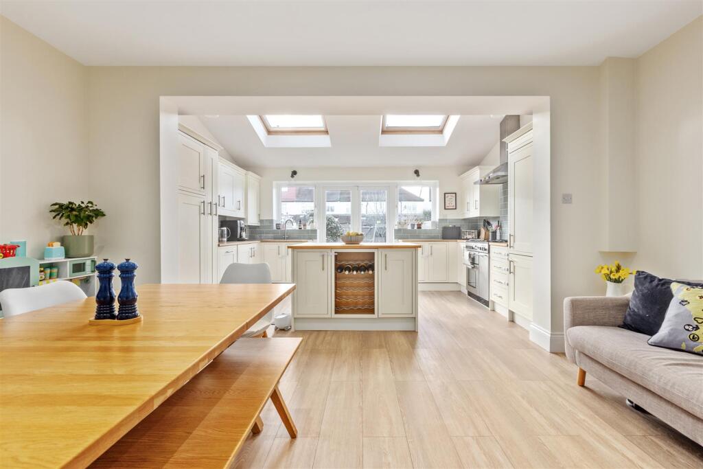 Kitchen &amp; Dining