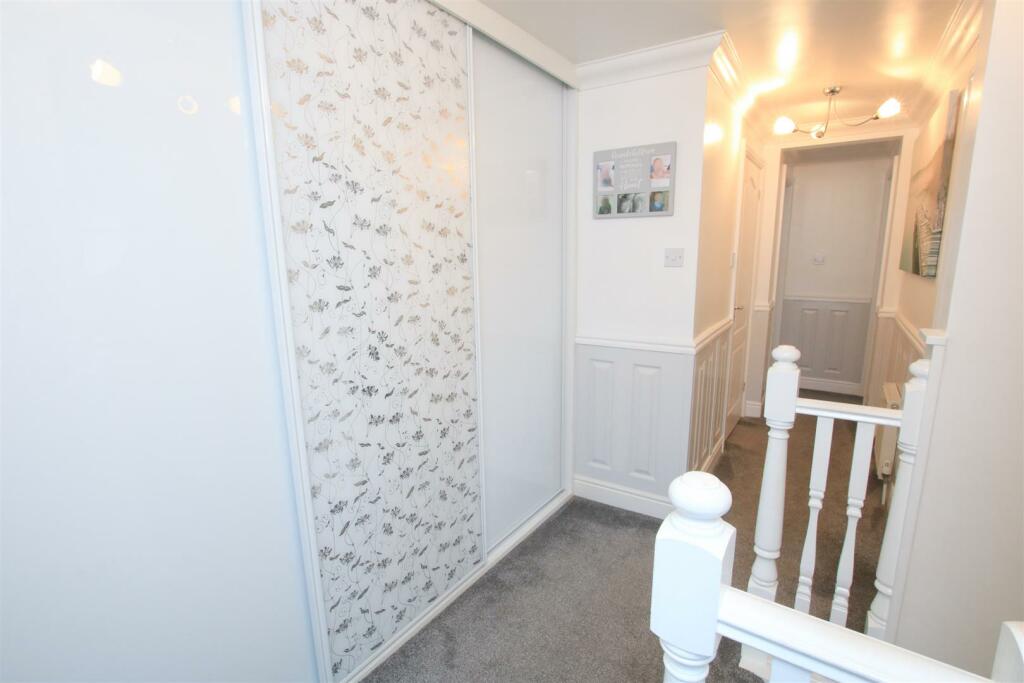 FIRST FLOOR LANDING