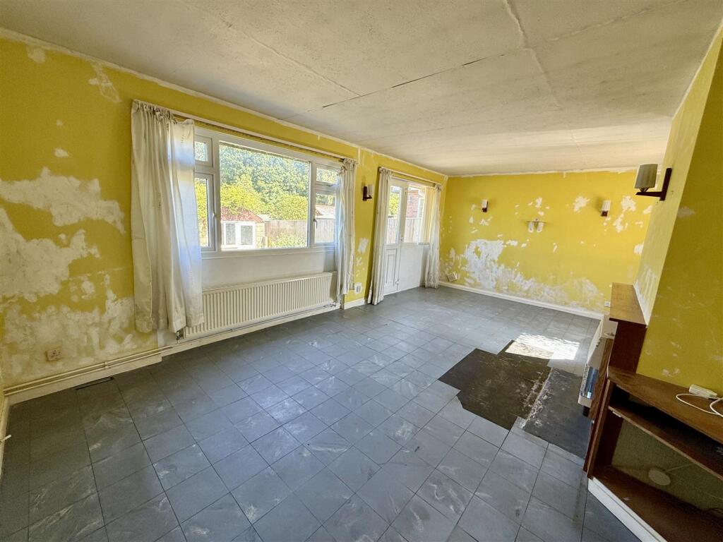 Living Room: