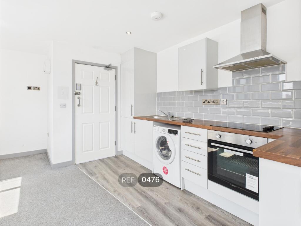 Kitchen &amp; Living area