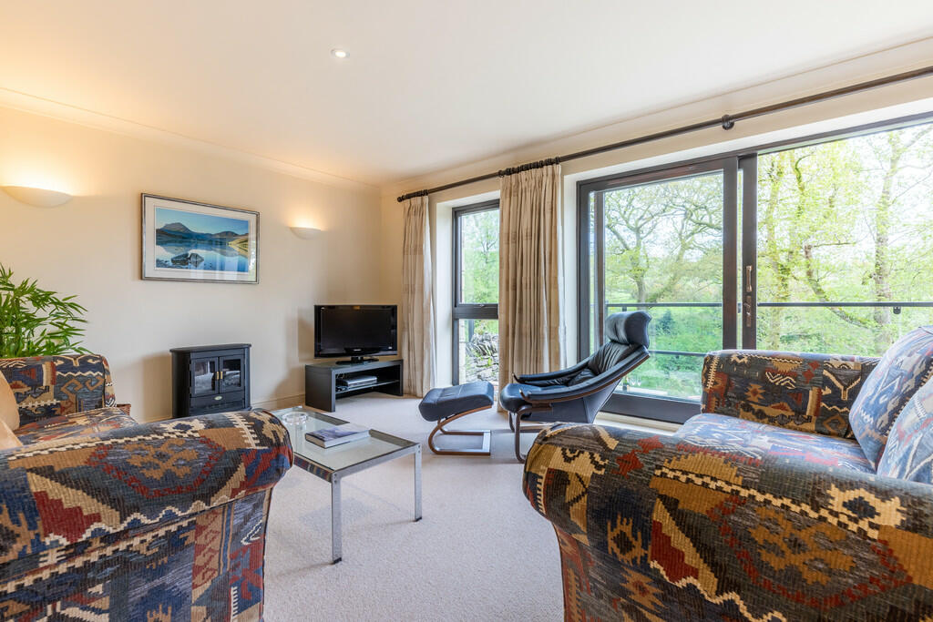 L-Shaped Living/D...