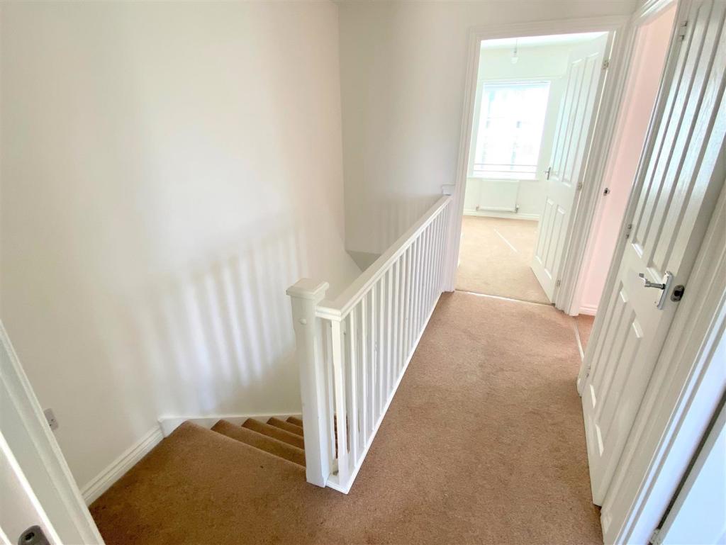 62 Cavendish Crescent Landing