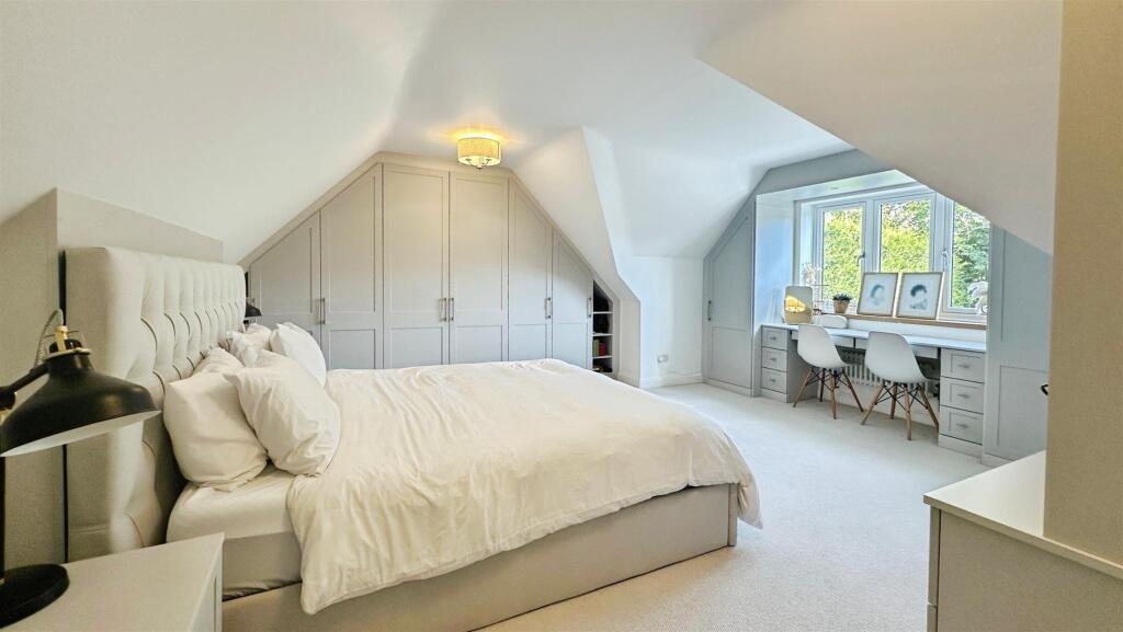 27a19639--4298-962A-35C4760BADDD-46764-00000FEE003