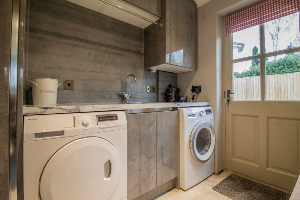 4 Bear Meadow, Beyton [Utility Room] 01.jpg