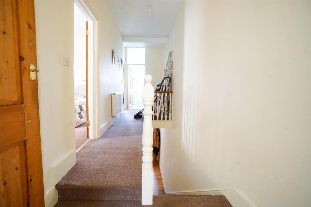 156 Hughenden Road (31).jpg