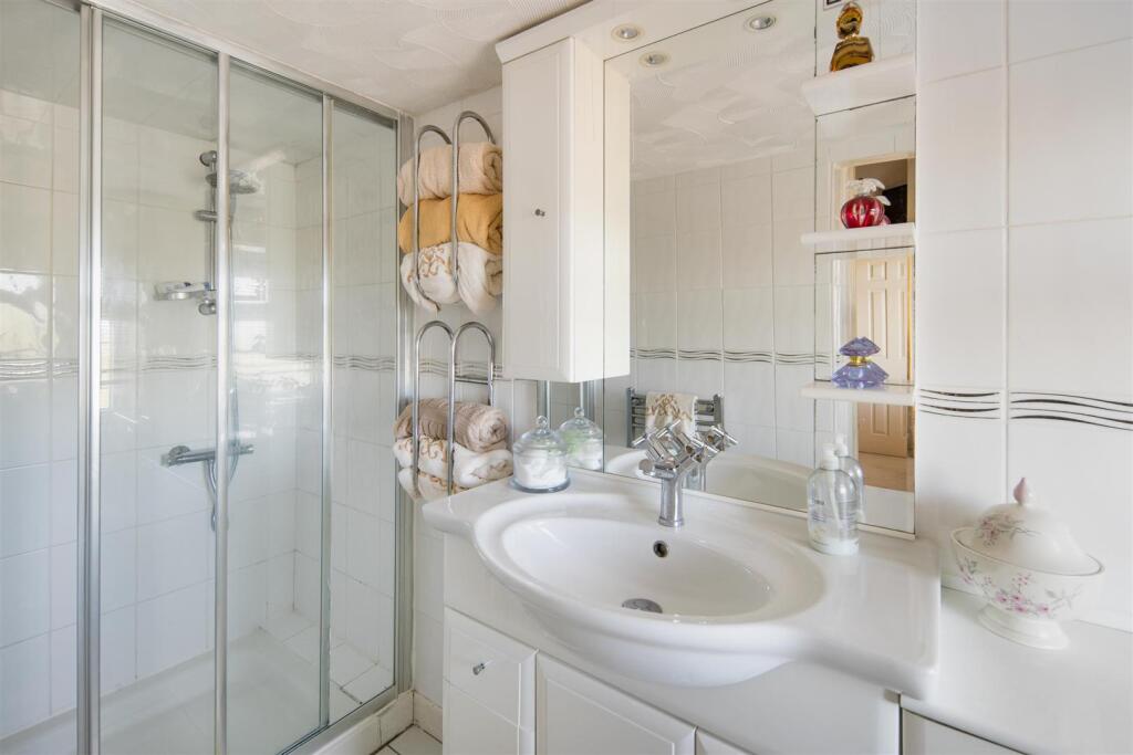 En suite 2