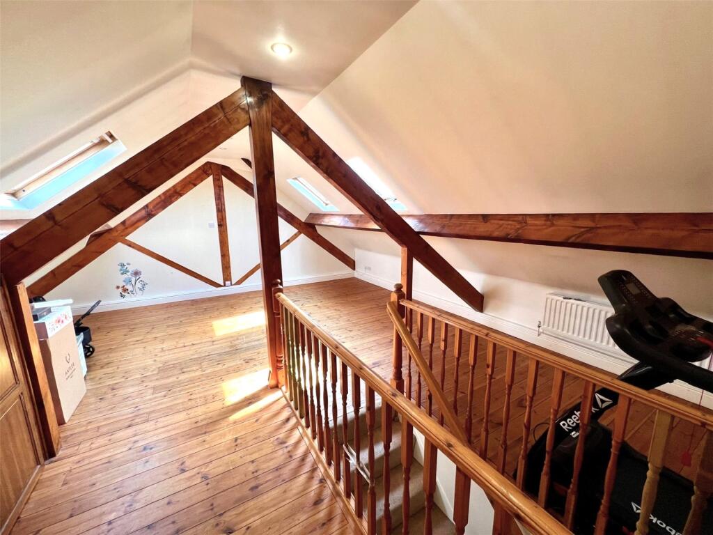 Loft Room/Lounge