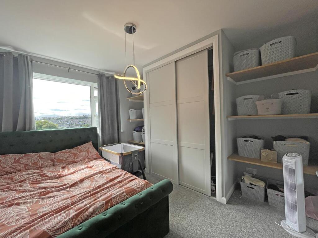 Ashford Close 29 Bed 1.jpg