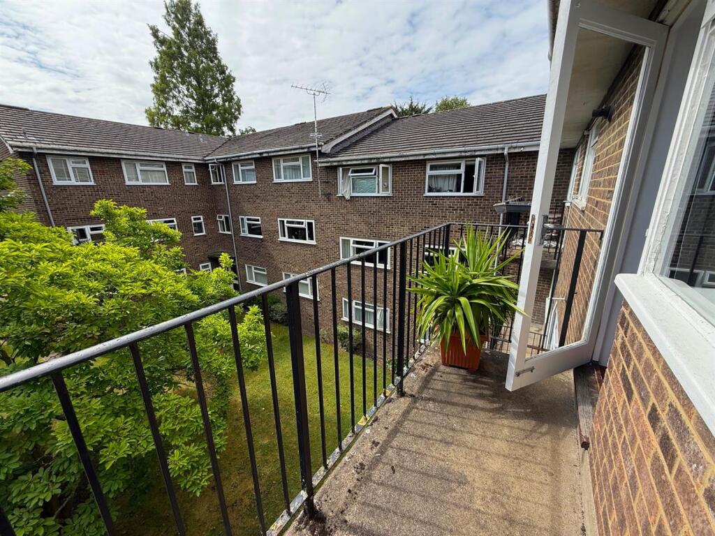 balcony.jpg