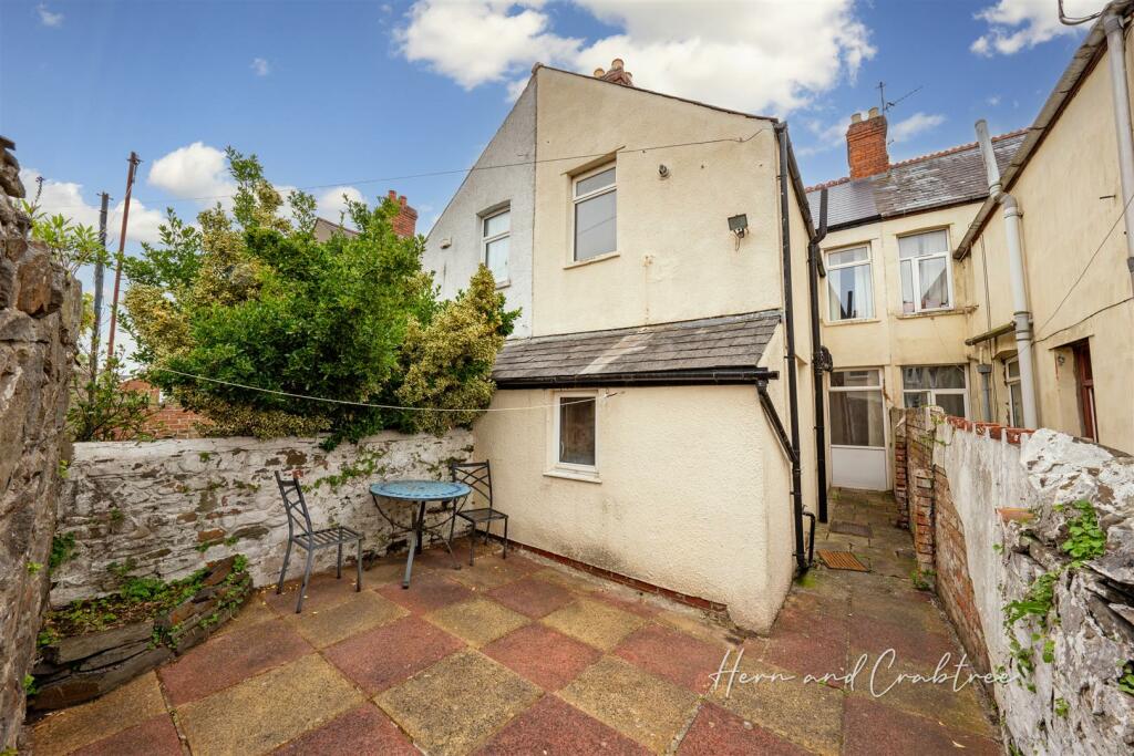 Dogfield Street, Cathays, HernCrabtree (10).jpg