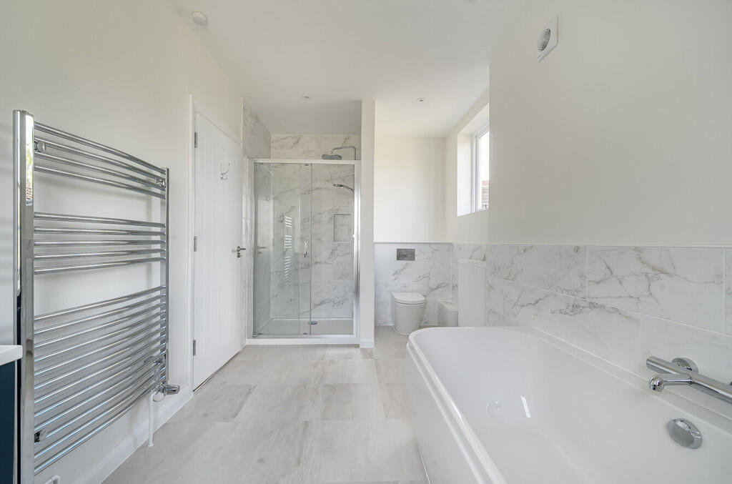 1328732-4-687e893...