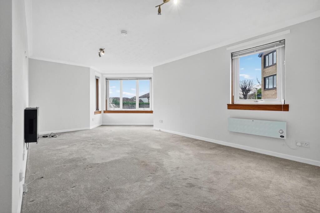 2 woodbank gardens, largs _04.jpg