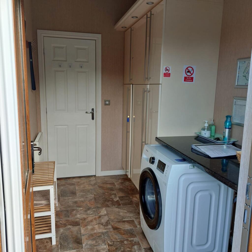 E7761607-01b8-42f2-9528-eb9e0b9d4891