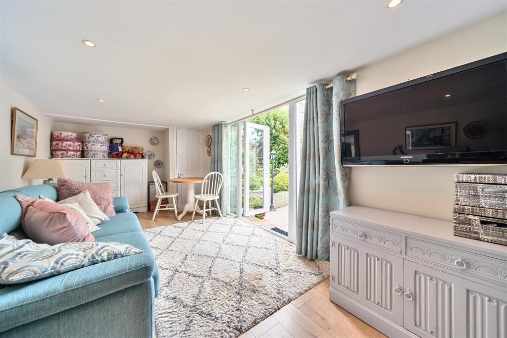 38 Bath Lane, Moira
