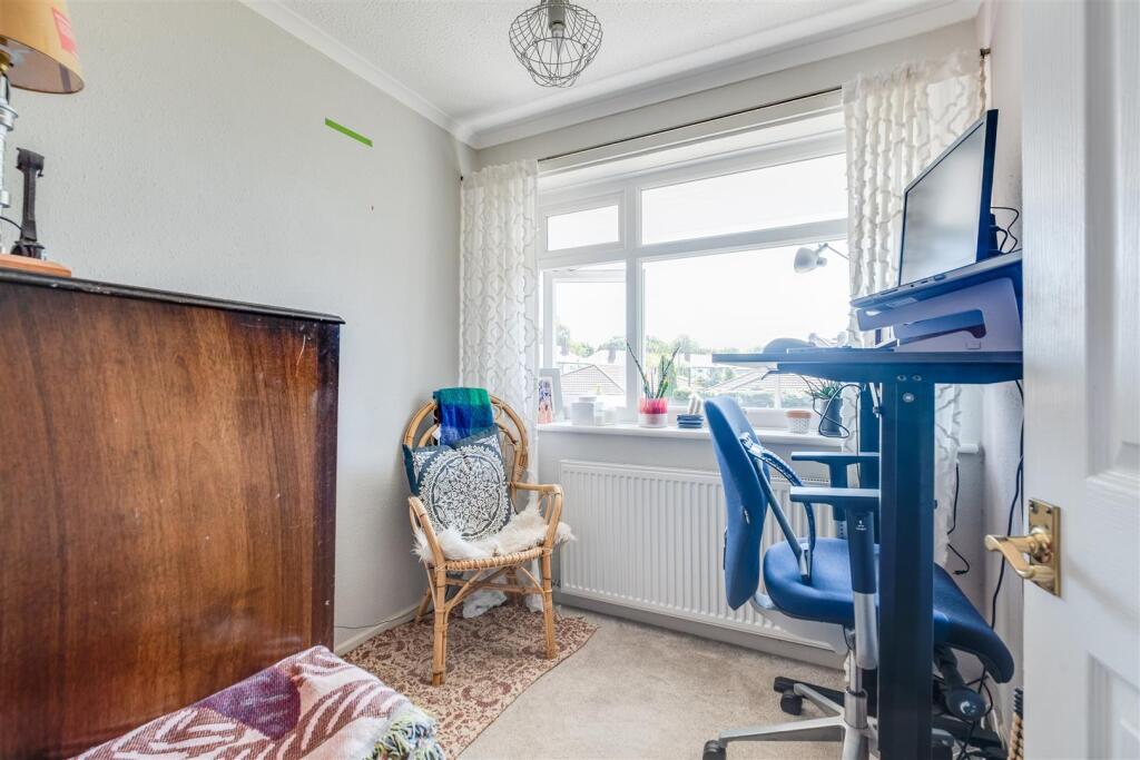 Constables - 46 Carlton Close-17.jpg