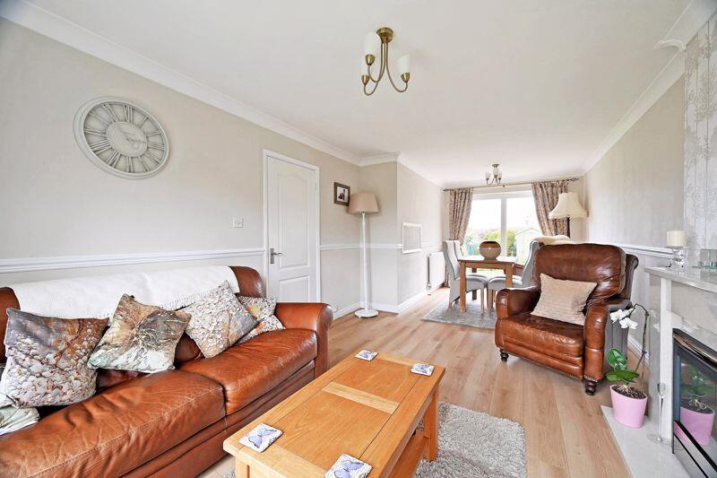 Open Plan Lounge / Dining